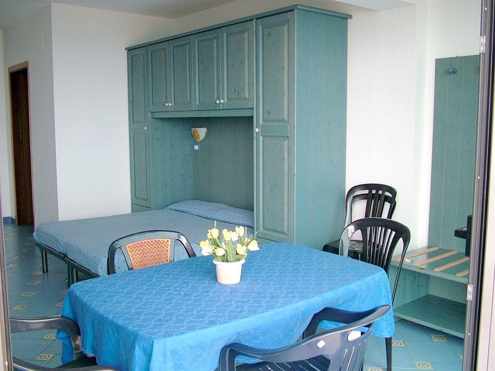 Aparthotel Oasi Azzurra Messina Exteriér fotografie