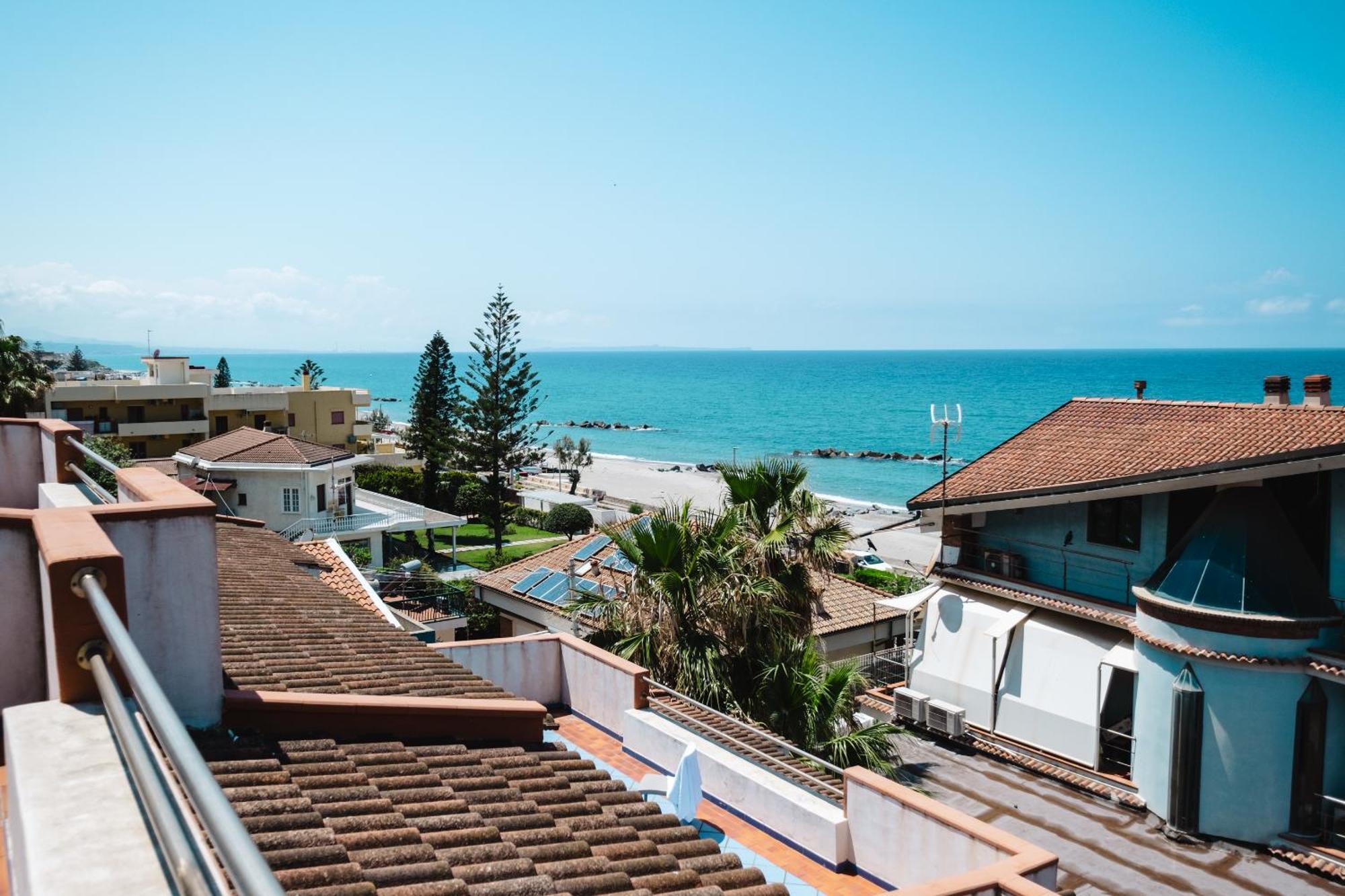 Aparthotel Oasi Azzurra Messina Exteriér fotografie