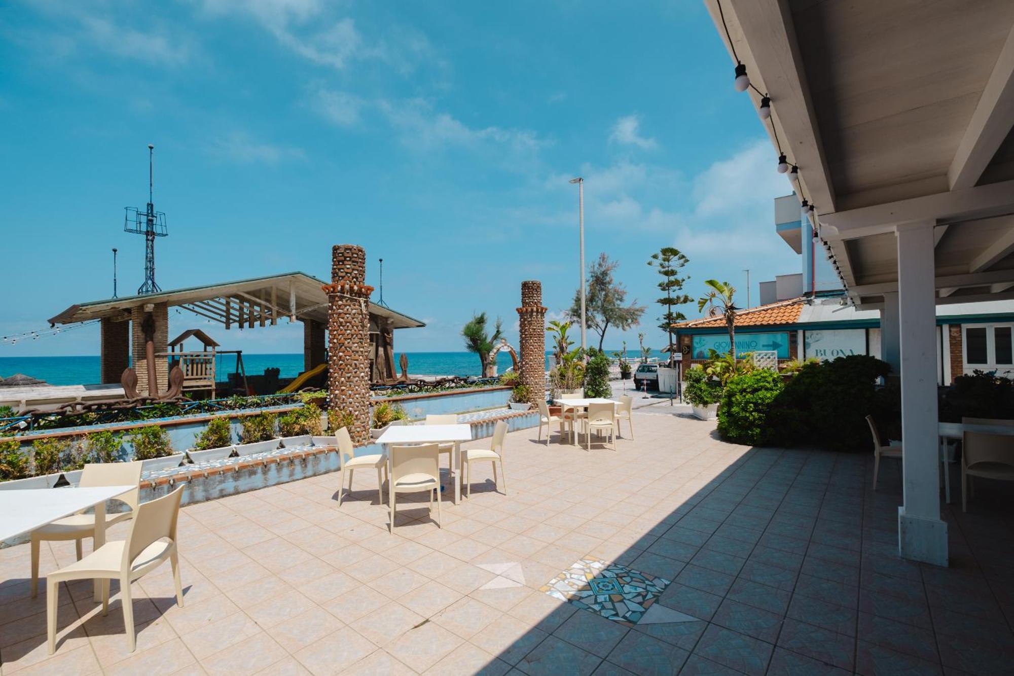 Aparthotel Oasi Azzurra Messina Exteriér fotografie