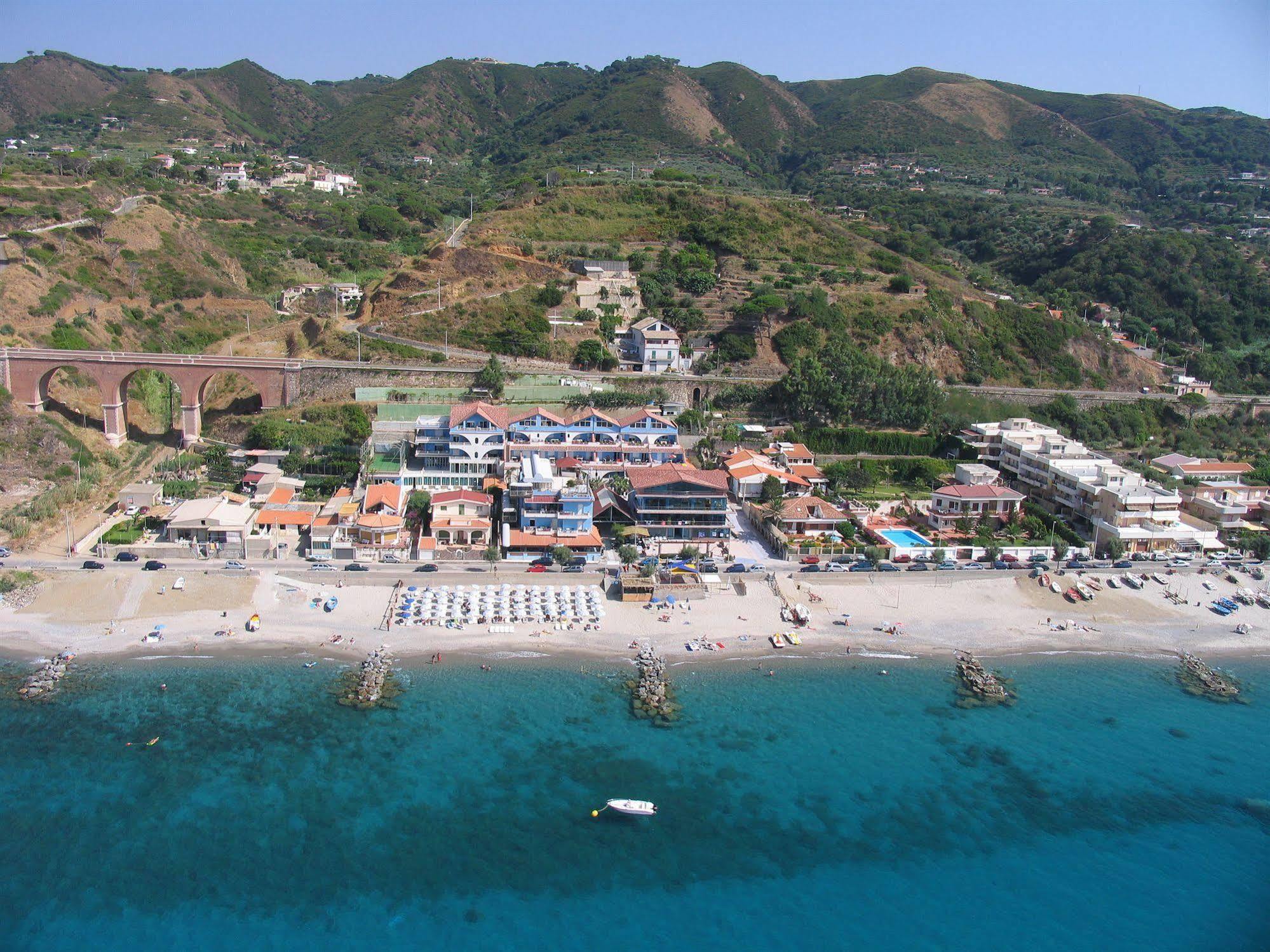 Aparthotel Oasi Azzurra Messina Exteriér fotografie