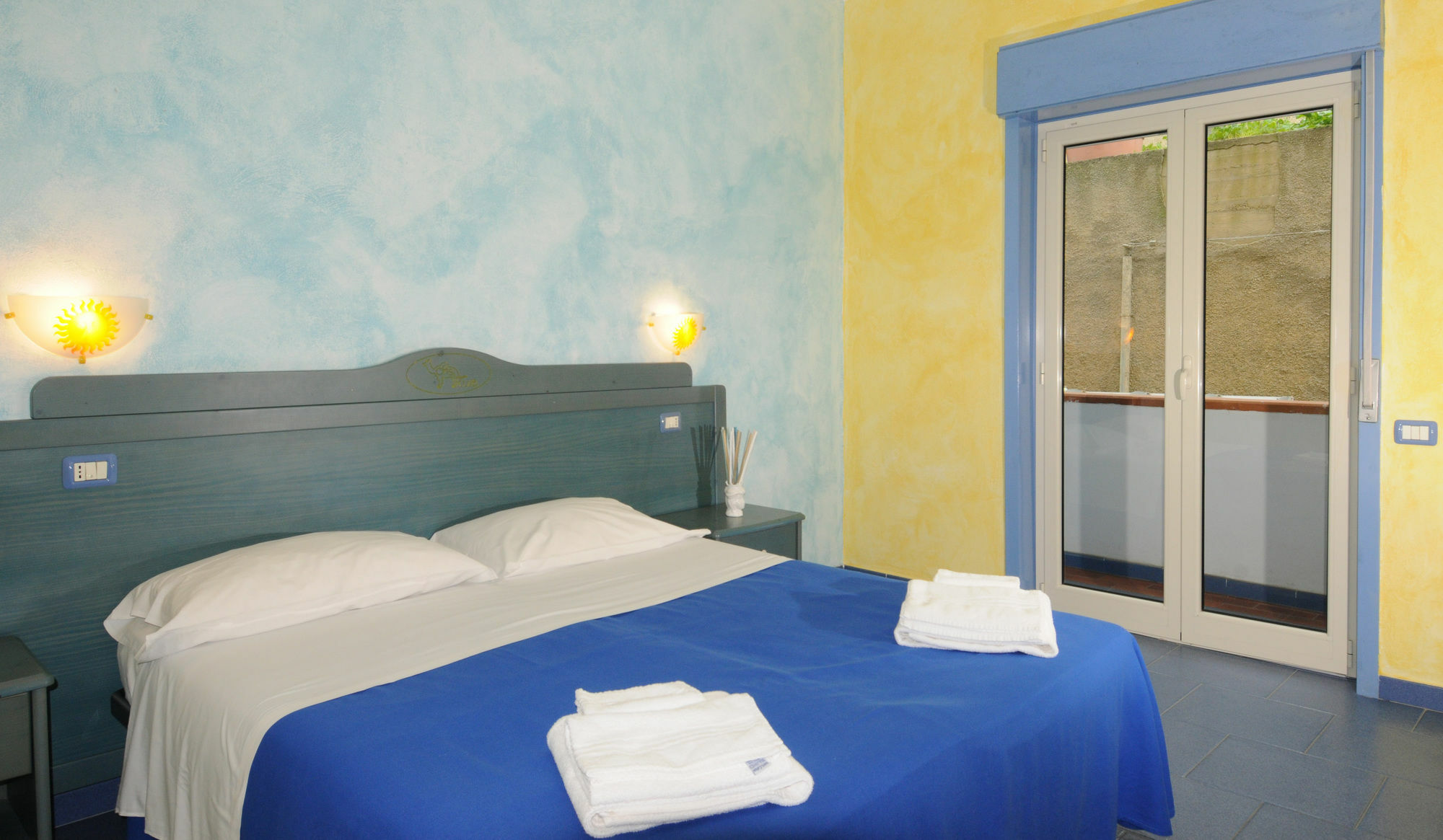 Aparthotel Oasi Azzurra Messina Exteriér fotografie